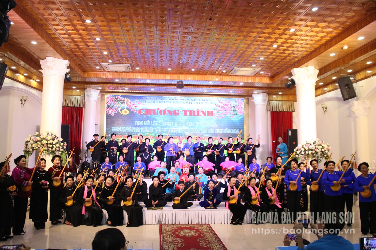 Tiết mục do Chi hội DSVH Then Lạng Sơn biểu diễn