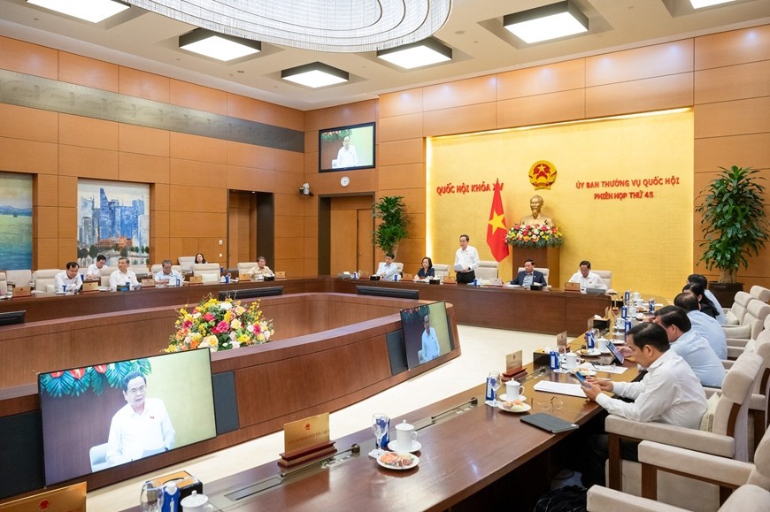  Quang cảnh Phiên họp thứ 45 của Ủy ban Thường vụ Quốc hội. 
