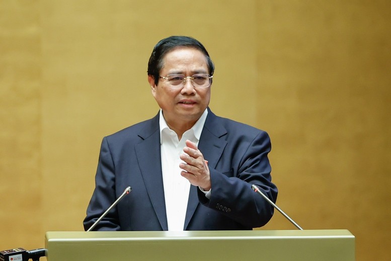Thủ tướng Phạm Minh Chính trực tiếp trao đổi, giải đáp một số ý kiến, đề xuất của lãnh đạo, đại diện cộng đồng doanh nghiệp tư nhân ngay tại Hội nghị quán triệt và triển khai Nghị quyết 68 của Bộ Chính trị về phát triển kinh tế tư nhân - Ảnh: VGP/Nhật Bắc