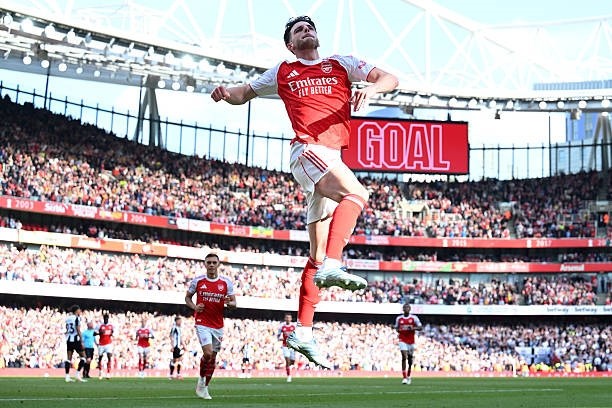 Declan Rice ăn mừng bàn thắng duy nhất vào lưới Newcastle, giúp Arsenal chắc chắn kết thúc mùa giải ở vị trí á quân. Ảnh: arsenal.com
