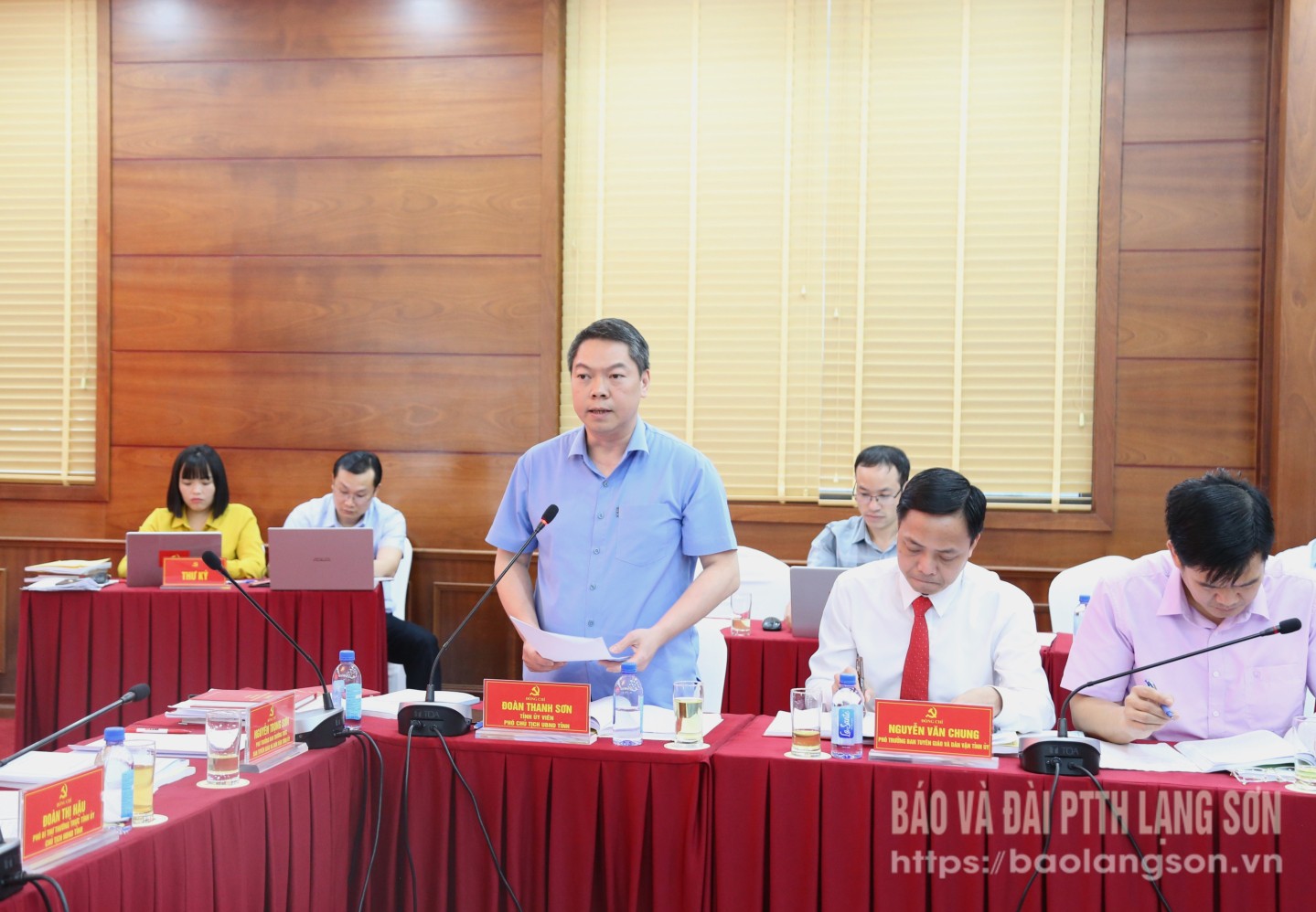 Đồng chí Đoàn Thanh Sơn, Phó Chủ tịch UBND tỉnh phát biểu ý kiến tại hội thảo lần 2 bản thảo cuốn sách Lịch sử truyền thống ngành tuyên giáo tỉnh Lạng Sơn 1930 - 2025
