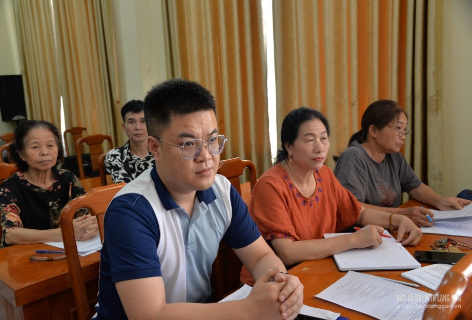 Các đại biểu tham dự hội nghị