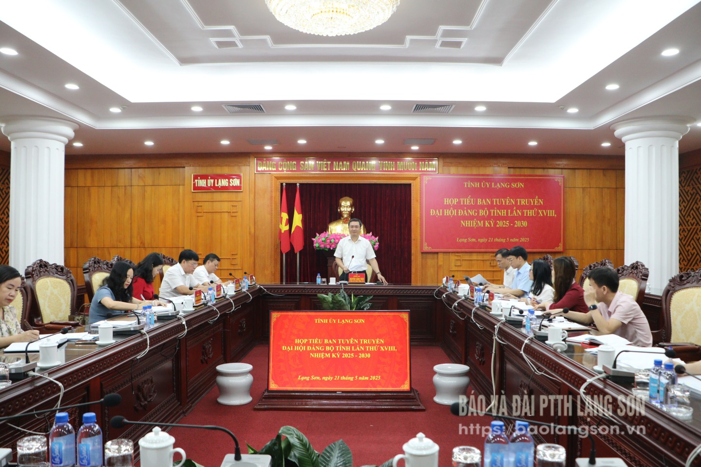 Đồng chí Nguyễn Cảnh Toàn, Phó Bí thư Tỉnh ủy phát biểu tại cuộc họp