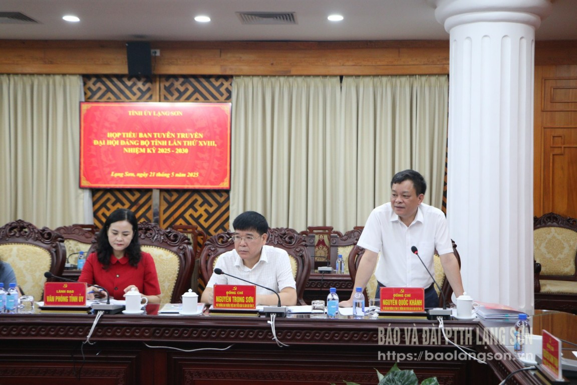Đồng chí Nguyễn Quốc Khánh, Ủy viên Ban Thường vụ Tỉnh ủy, Trưởng Ban Tuyên giáo và Dân vận Tỉnh ủy điều hành thảo luận cuộc họp