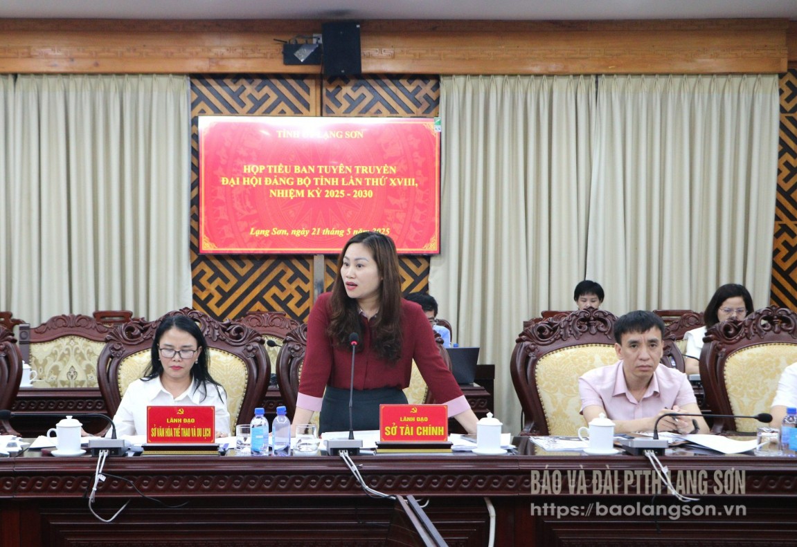 Lãnh đạo Sở Tài chính làm rõ một số nội dung các đại biểu quan tâm tại cuộc họp