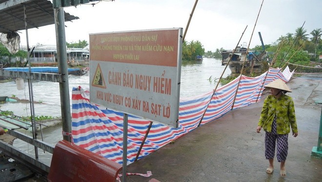 Hiện trường vụ sạt lở bờ sông Ô Môn nhấn chìm 1 căn nhà của người dân ở xã Tân Thạnh, huyện Thới Lai, thành phố Cần Thơ ngày 20/5/2025. (Ảnh: TTXVN phát)