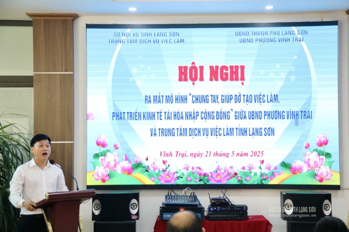Lãnh đạo UBND phường Vĩnh Trại phát biểu khai mạc hội nghị