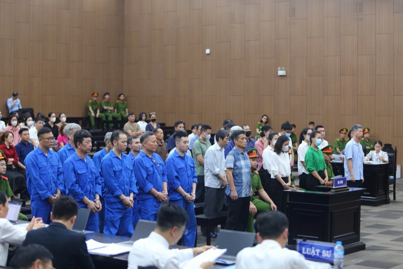 Các bị cáo tại phiên tòa.