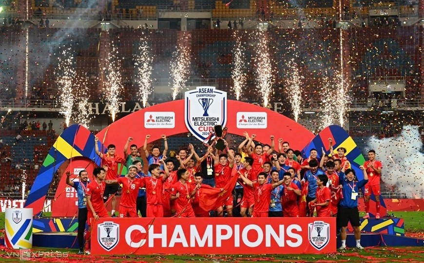 Việt Nam vô địch ASEAN Cup 2024, sau khi thắng Thái Lan 3-2 ở lượt về chung kết ASEAN Cup 2024, ngày 5-1-2025 tại sân Rajamangala. Ảnh: Giang Huy