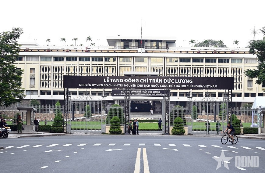  Lễ viếng Nguyên Chủ tịch nước Trần Đức Lương diễn ra tại Hội trường Thống Nhất.