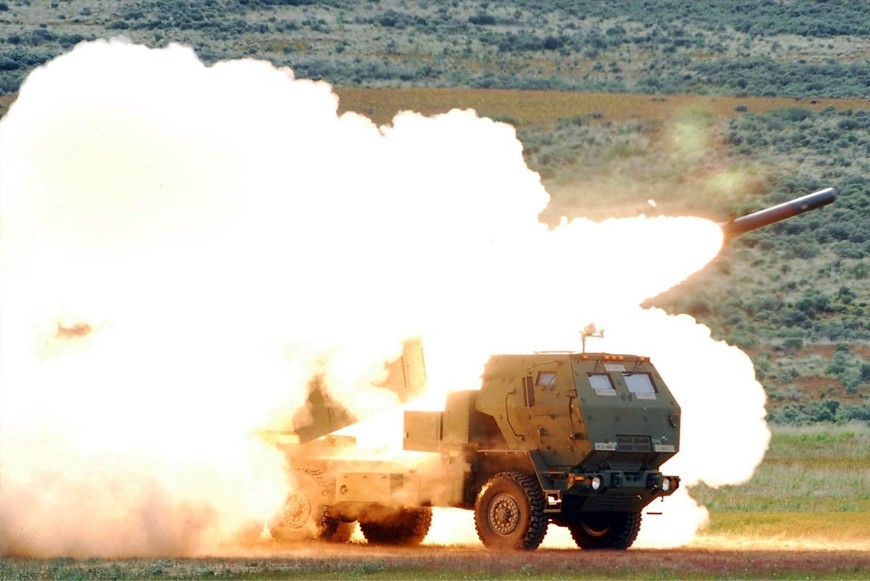 M142 HIMARS là hệ thống pháo phản lực do Lockheed Martin sản xuất, được thiết kế để triển khai nhanh và thực hiện các cuộc tấn công chính xác. Ảnh: X.com
