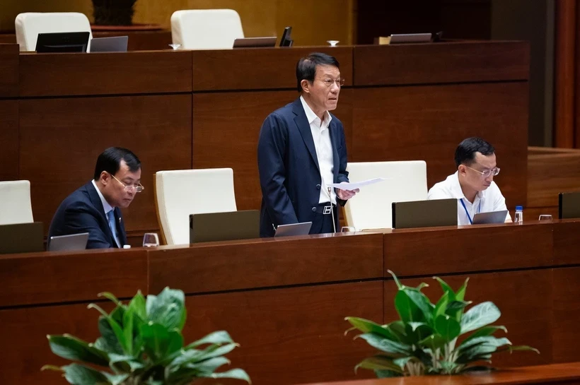 Bộ trưởng Bộ Công an Lương Tam Quang giải trình lãm rõ vấn đề Đại biểu Quốc hội nêu. (Ảnh: Phương Hoa/TTXVN)