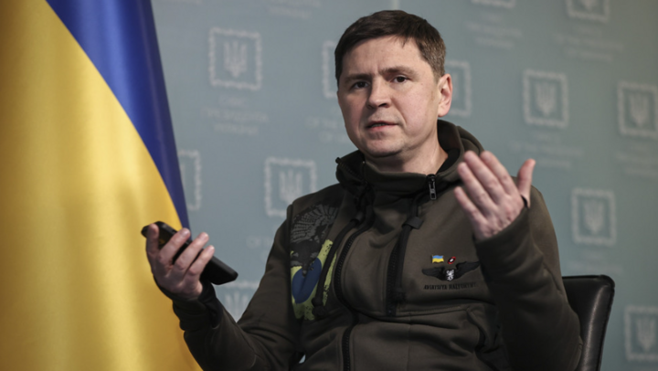 Cố vấn cấp cao của Tổng thống Ukraine Volodymyr Zelensky, ông Mikhail Podoliak (Ảnh: RT)