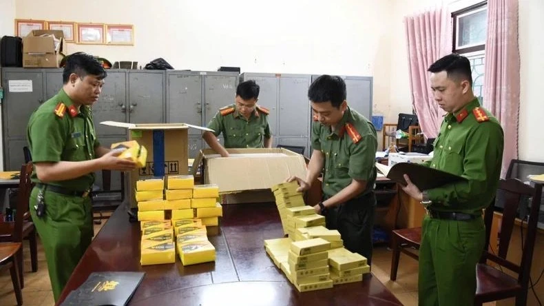 Các sản phẩm thực phẩm chứa chất cấm bị công an tỉnh Phú Thọ thu giữ. Ảnh: Báo Nhân Dân