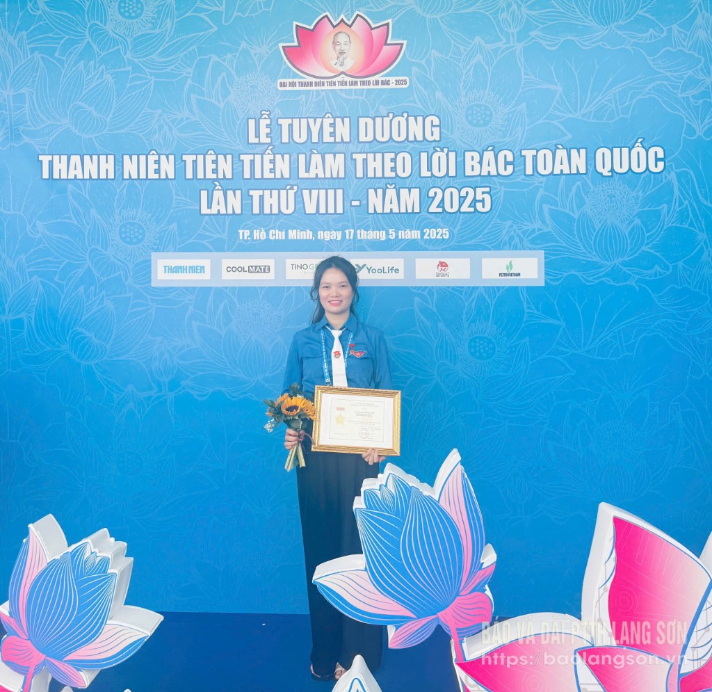 Cô Đào Thị Huyền Trang tại Lễ tuyên dương Thanh niên tiên tiến làm theo lời Bác toàn quốc lần thứ VIII, năm 2025