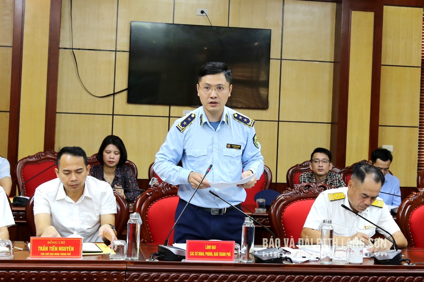Đại diện Cơ quan Thường trực Ban Chỉ đạo 389 thành phố Lạng Sơn báo cáo tại buổi kiểm tra