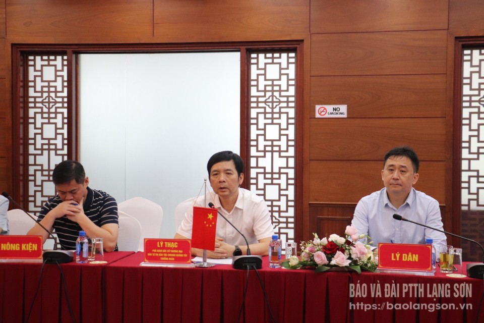Ông Lý Thạc, Phó Giám đốc Sở Thương mại Khu tự trị dân tộc Choang Quảng Tây, Trung Quốc phát biểu tại buổi hội đàm