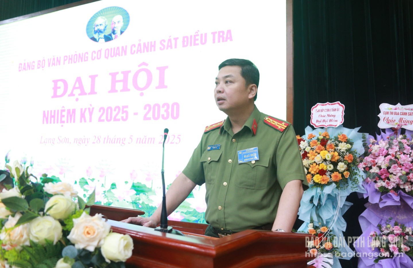 Đại tá Nguyễn Tiến Trung, Ủy viên Ban Thường vụ Tỉnh ủy, Bí thư Đảng ủy, Giám đốc Công an tỉnh phát biểu chỉ đạo tại đại hội