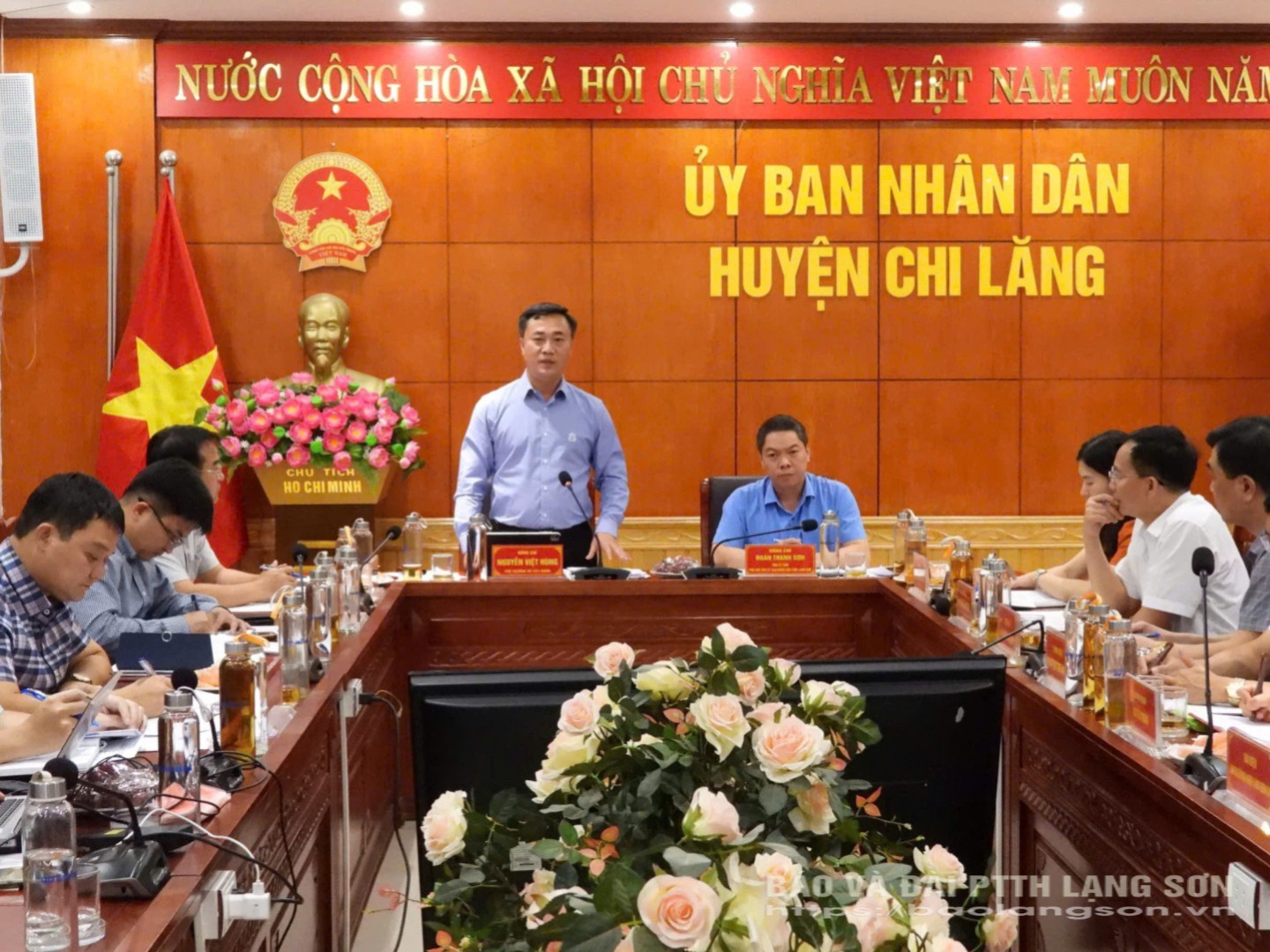 Đồng chí Thứ trưởng Bộ Xây dựng phát biểu kết luận tại buổi làm việc