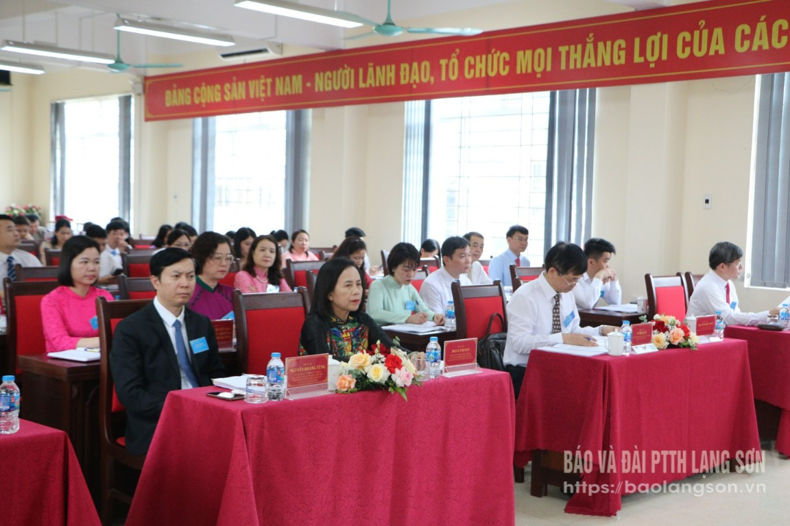 Các đại biểu dự đại hội
