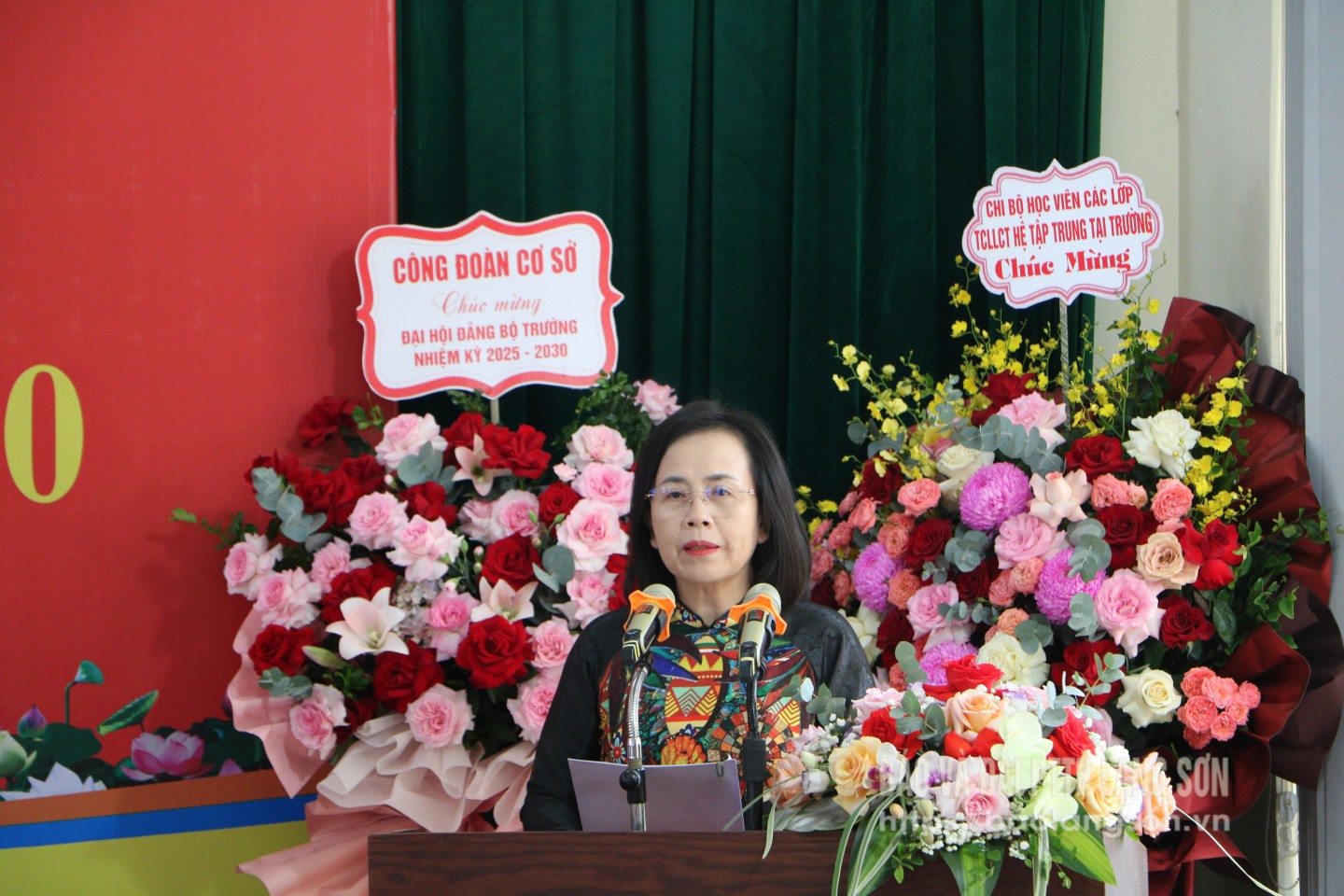 Đồng chí Đoàn Thị Hậu, Phó Bí thư Thường trực Tỉnh ủy, Chủ tịch HĐND tỉnh, Bí thư Đảng ủy CCQ Đảng tỉnh phát biểu chỉ đạo hội nghị
