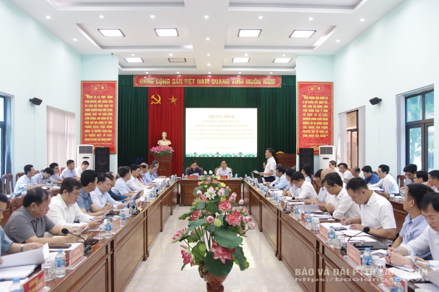 Toàn cảnh buổi làm việc của đoàn kiểm tra số 5 với các tỉnh tại Lạng Sơn