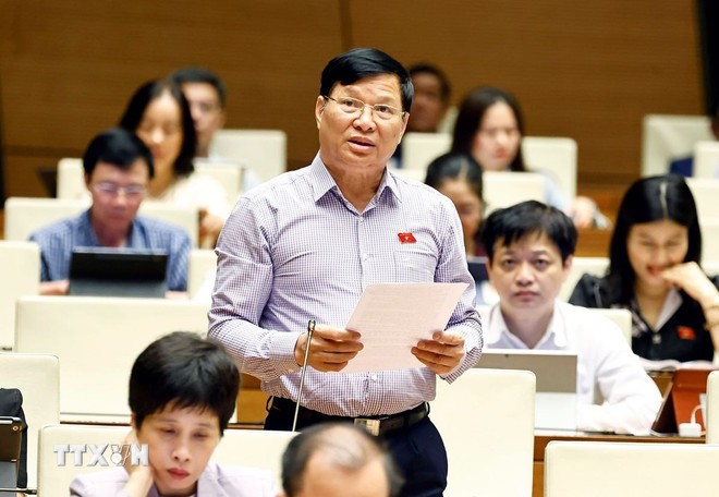 Đại biểu Quốc hội Vĩnh Phúc Trần Văn Tiến phát biểu. (Ảnh: Doãn Tấn/TTXVN)