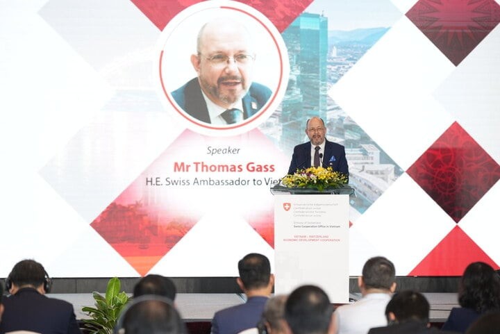 Đại sứ Thụy Sĩ tại Việt Nam Thomas Gass phát biểu tại sự kiện.