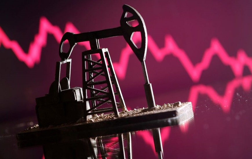 Giá dầu giảm nhẹ trong phiên giao dịch ngày 30-5. Ảnh minh họa: Reuters