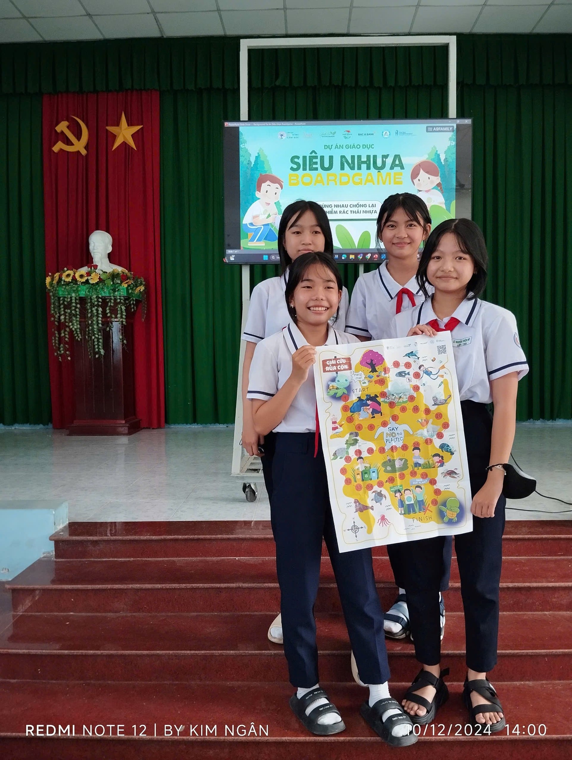 <div class=