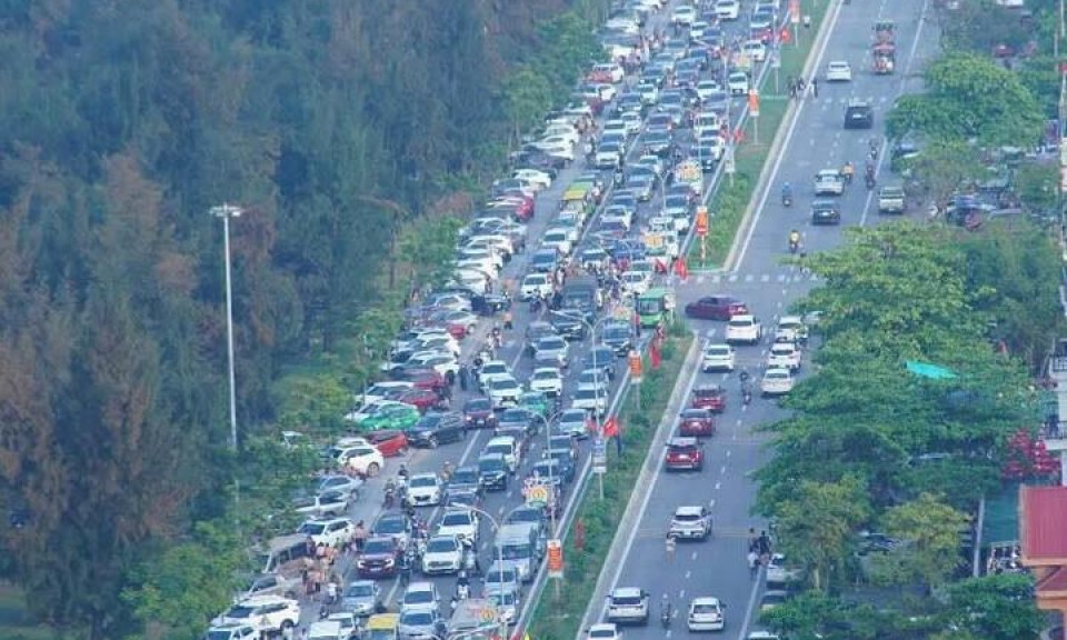 Các bãi biển, điểm du lịch nổi tiếng miền Trung ken đặc du khách kỳ nghỉ lễ