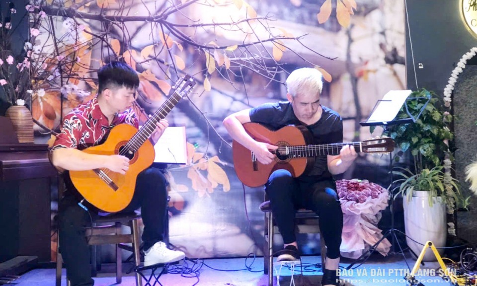 Giao lưu Câu lạc bộ Guitar thành phố Lạng Sơn và Câu lạc bộ Guitar tỉnh Bắc Ninh