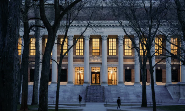 Ông Trump thu hồi quy chế miễn thuế cho Đại học Harvard