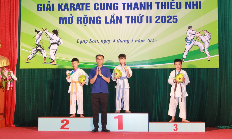 Hơn 100 vận động viên tham gia Giải Karate các lứa tuổi trẻ Cung Thanh thiếu nhi mở rộng năm 2025