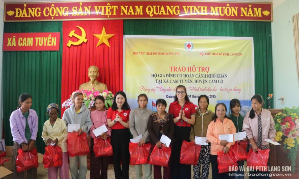 Hội Chữ thập đỏ tỉnh Lạng Sơn trao 80 suất hỗ trợ ngư dân nghèo tại tỉnh Quảng Trị