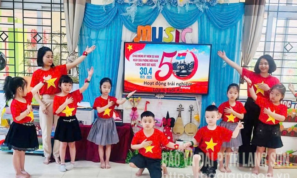 Ươm mầm yêu nước cho lớp măng non