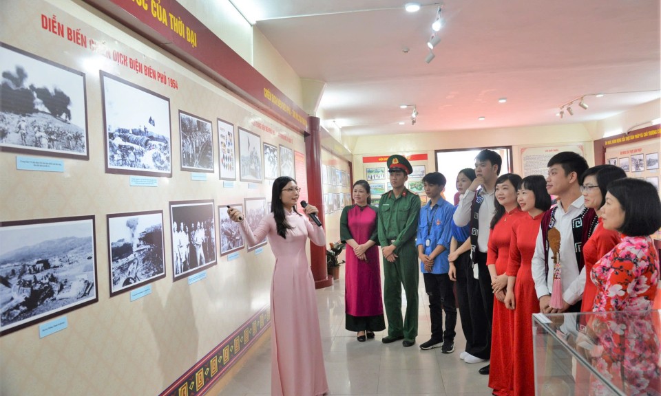 Hào khí Điện Biên