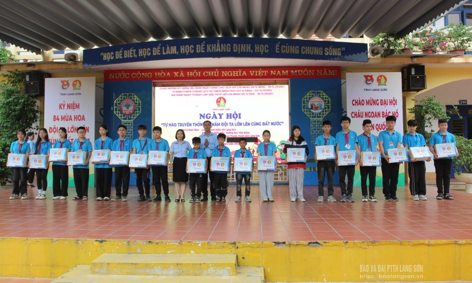 Gần 1.000 học sinh tham gia ngày hội “Tự hào truyền thống 84 năm Đội ta lớn lên cùng đất nước”