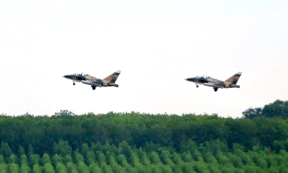 Su-30MK2, Yak-130 rời sân bay Biên Hòa sau nhiệm vụ đặc biệt ngày 30/4