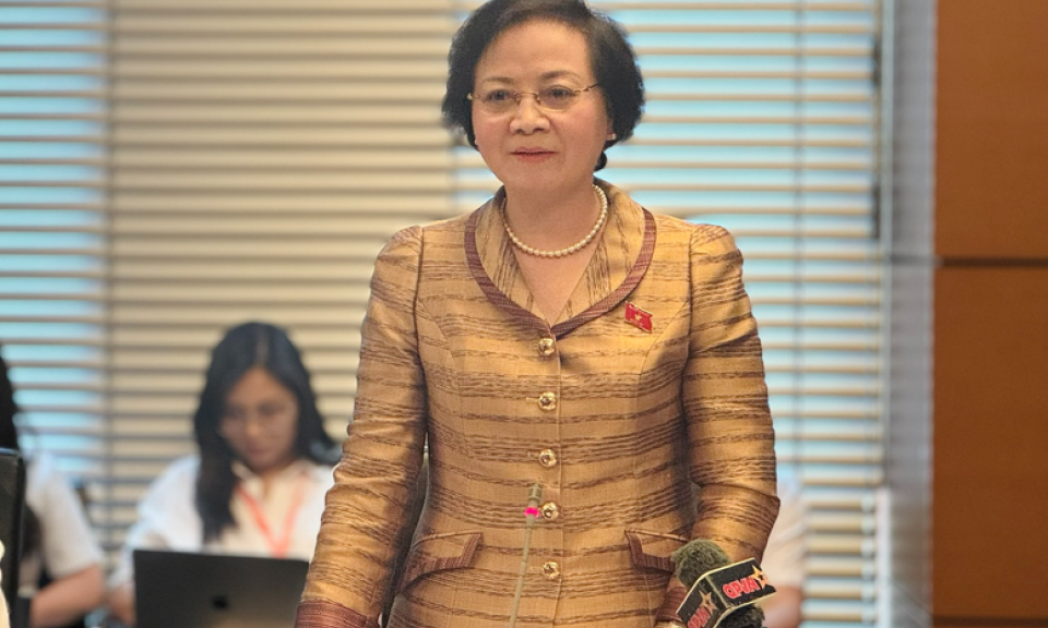 Bộ trưởng Bộ Nội vụ lý giải vì sao vẫn giữ ngạch công chức