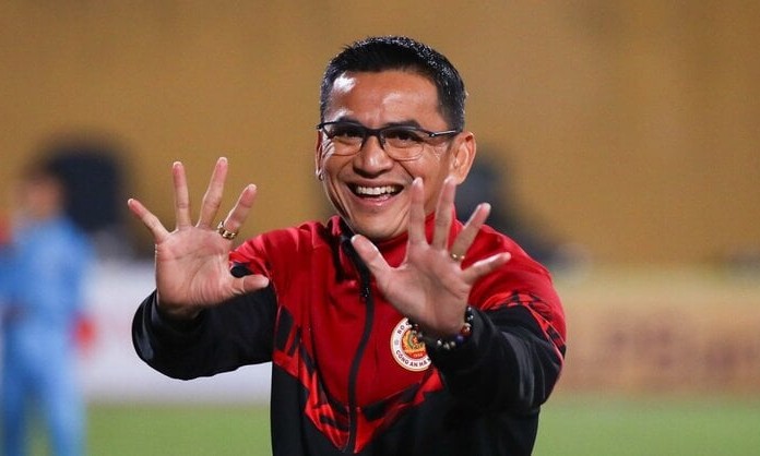 HLV Kiatisak có thể trở lại V.League