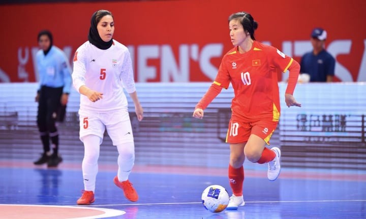 Hòa đương kim vô địch châu Á, đội tuyển Việt Nam đứng đầu bảng
