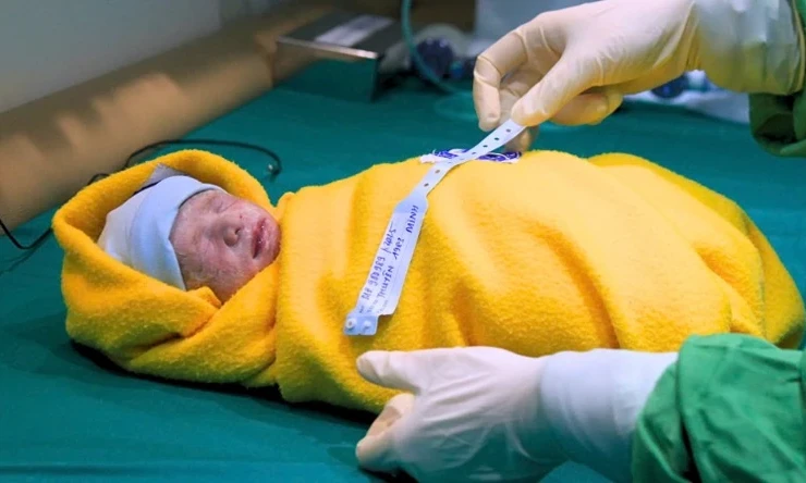 Sản phụ ung thư sinh con an toàn nhờ phác đồ điều trị mới