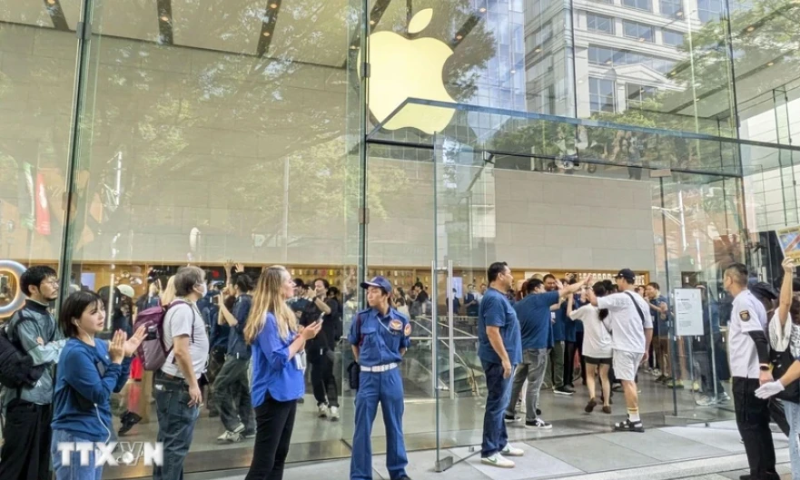 'Gã khổng lồ' Apple đang cân nhắc tăng giá iPhone mới
