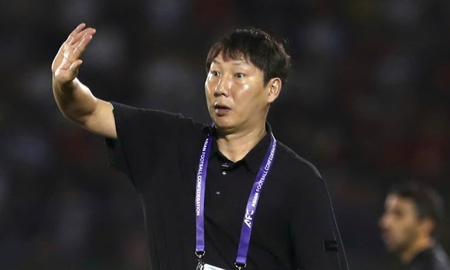 Malaysia tiếp tục làm khó HLV Kim Sang-sik