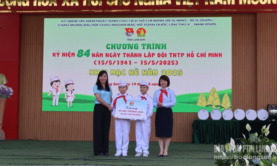 Hơn 1.000 đội viên, thiếu niên tham gia chương trình kỷ niệm 84 năm Ngày thành lập Đội 