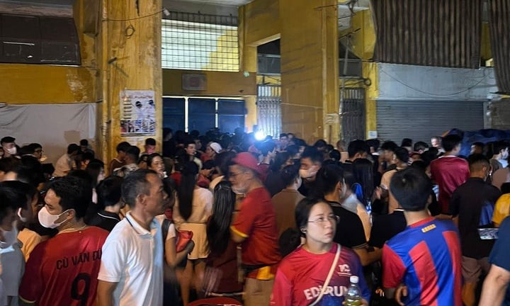 CĐV có vé không được vào sân, CLB Công an Hà Nội xin lỗi, hoàn tiền
