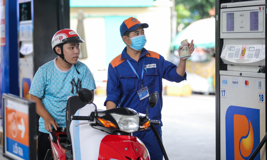 Giá xăng, dầu đồng loạt tăng