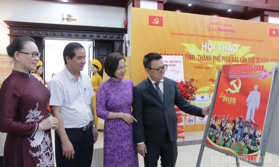 Khai mạc triển lãm bìa báo Đảng các tỉnh, thành phố phía Bắc