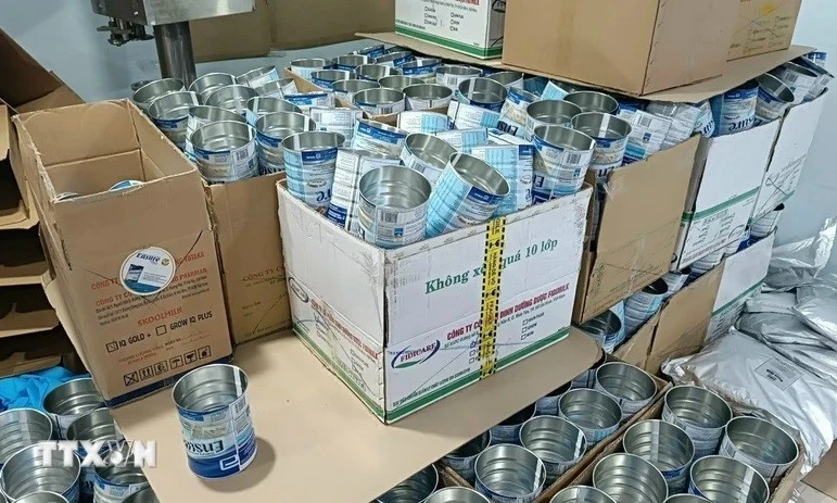 Phát hiện gần 8 tấn sữa, thực phẩm chức năng không rõ nguồn gốc